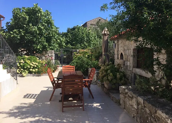 Apartments Vodaric Loznati